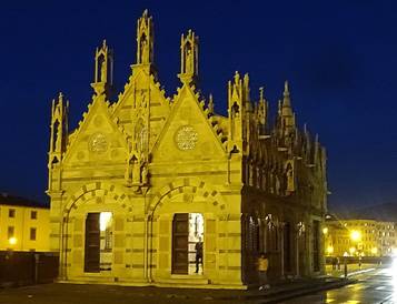 На набережной