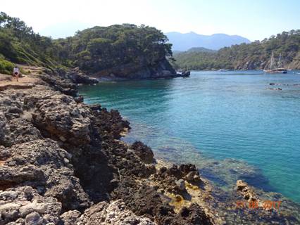 бухта и рифы