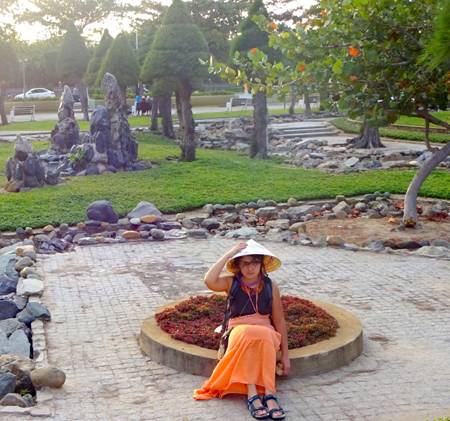 шляпа и треугольные деревья