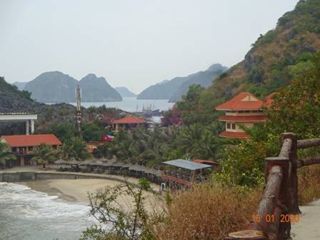 пляж с гостиницей60